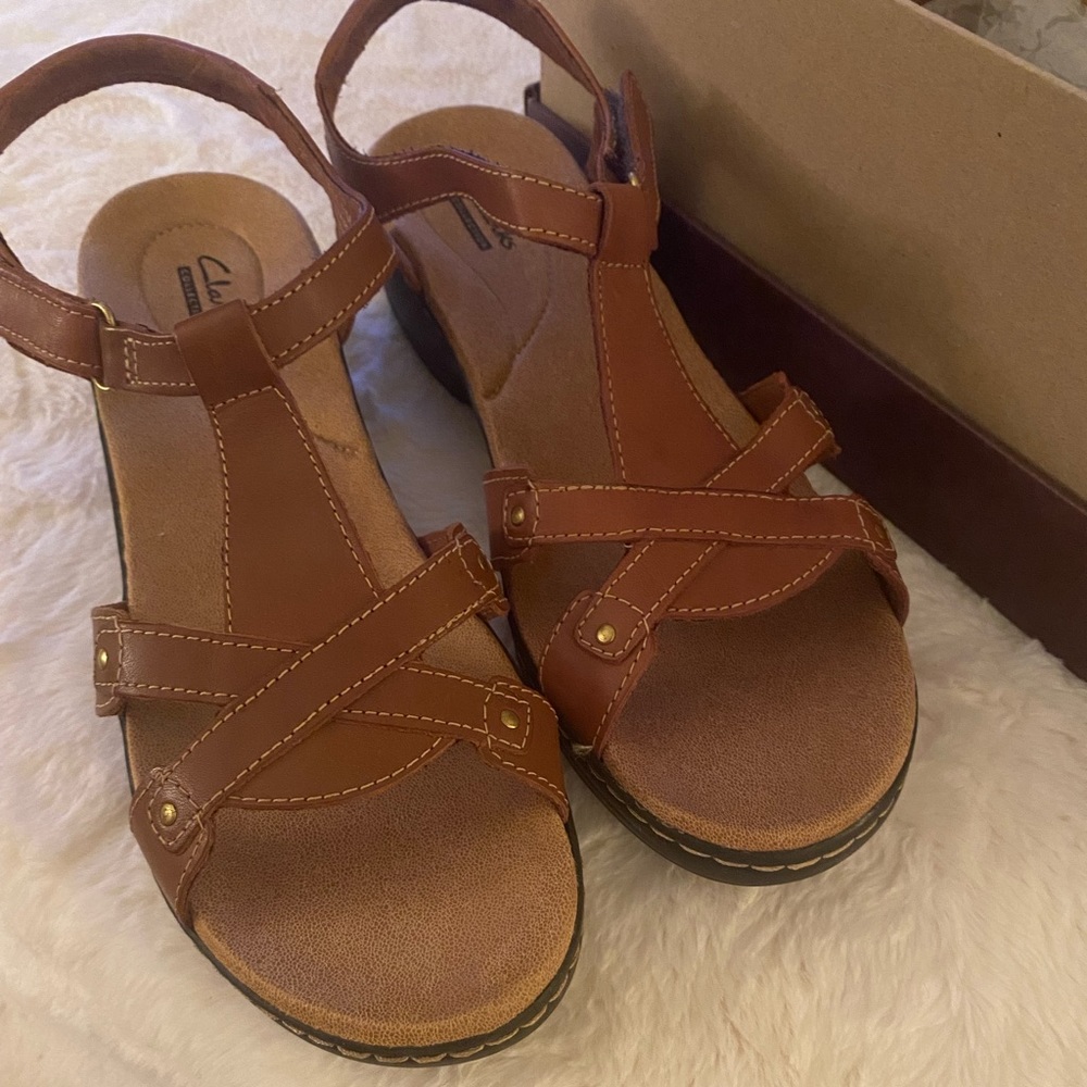 Clarks Hayla Flute Sandala